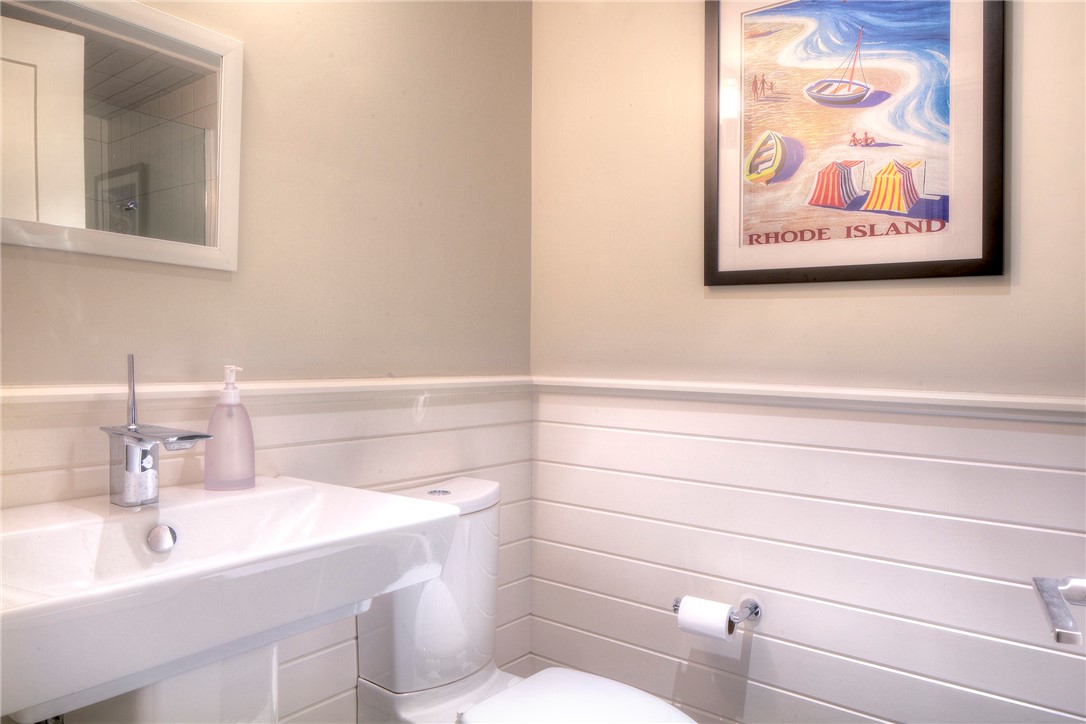 43 Hoover Road Middletown, RI 02842 - Photo 42 of 47 Gallery Image 42