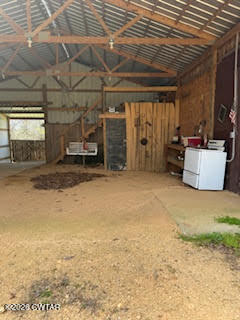 957 Holladay Road Parsons, TN 38363 - Photo 15 of 25 10-12