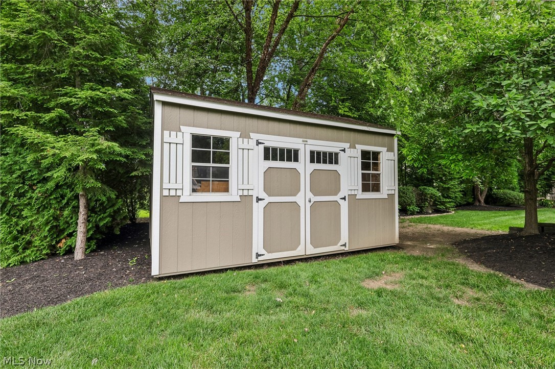 8615 Raintree Run Youngstown, OH 44514 - Photo 42 of 48