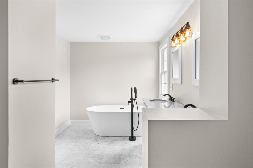135 Stevens Road Swansea, MA 02777 - Photo 21 of 38 Gallery Image 21