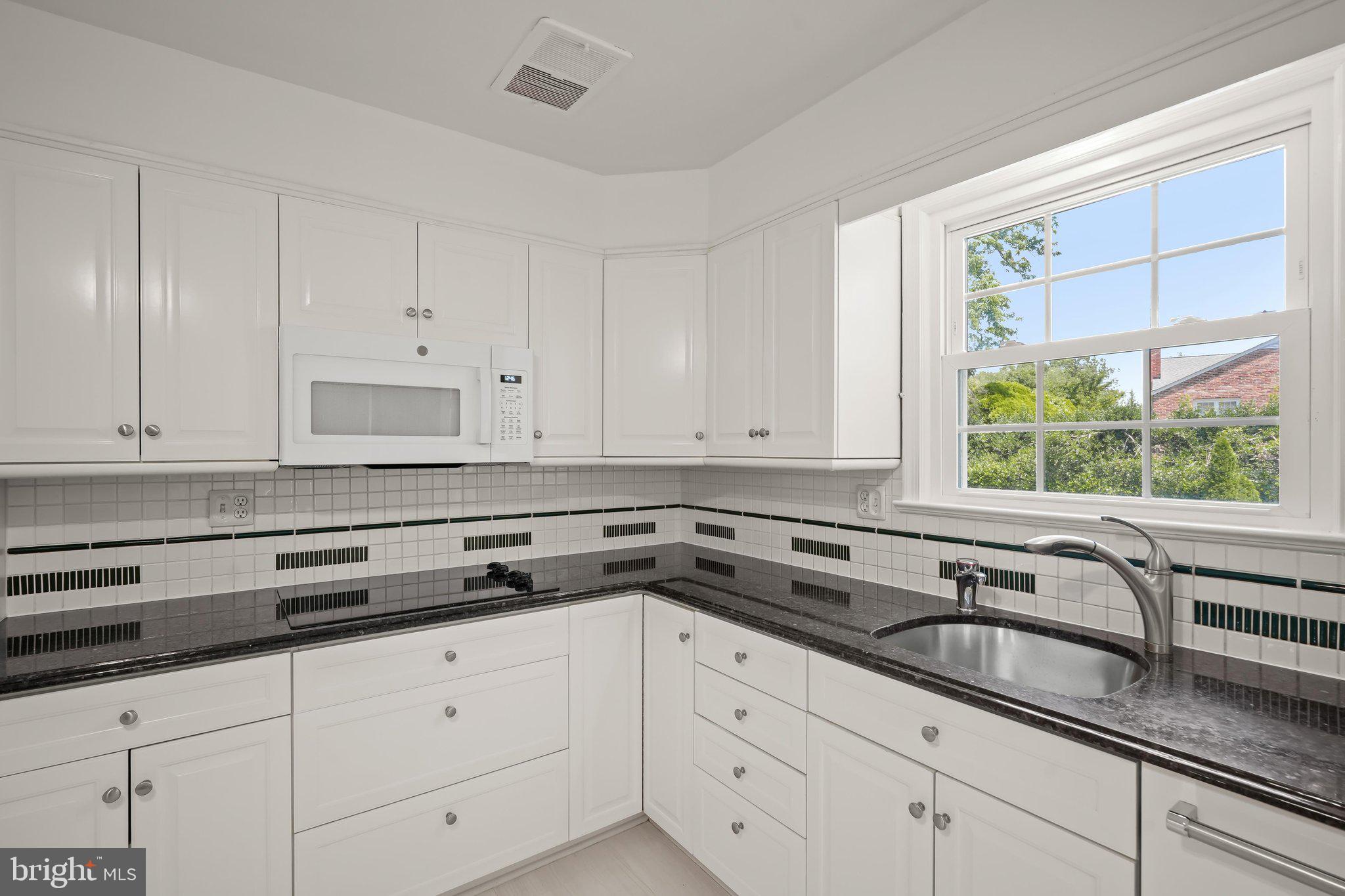 7109 Radnor Road Bethesda, MD 20817 - Photo 12 of 51 7109 Radnor Rd 016
