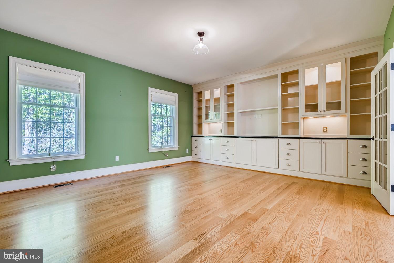 15801 Duncan Hill Road Sparks, MD 21152 - Photo 15 of 52 Main floor study/den