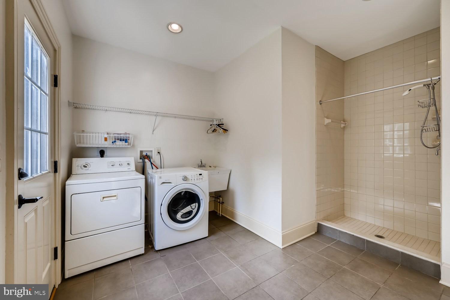 15801 Duncan Hill Road Sparks, MD 21152 - Photo 21 of 52 Main floor mudroom with laundry, dog shower