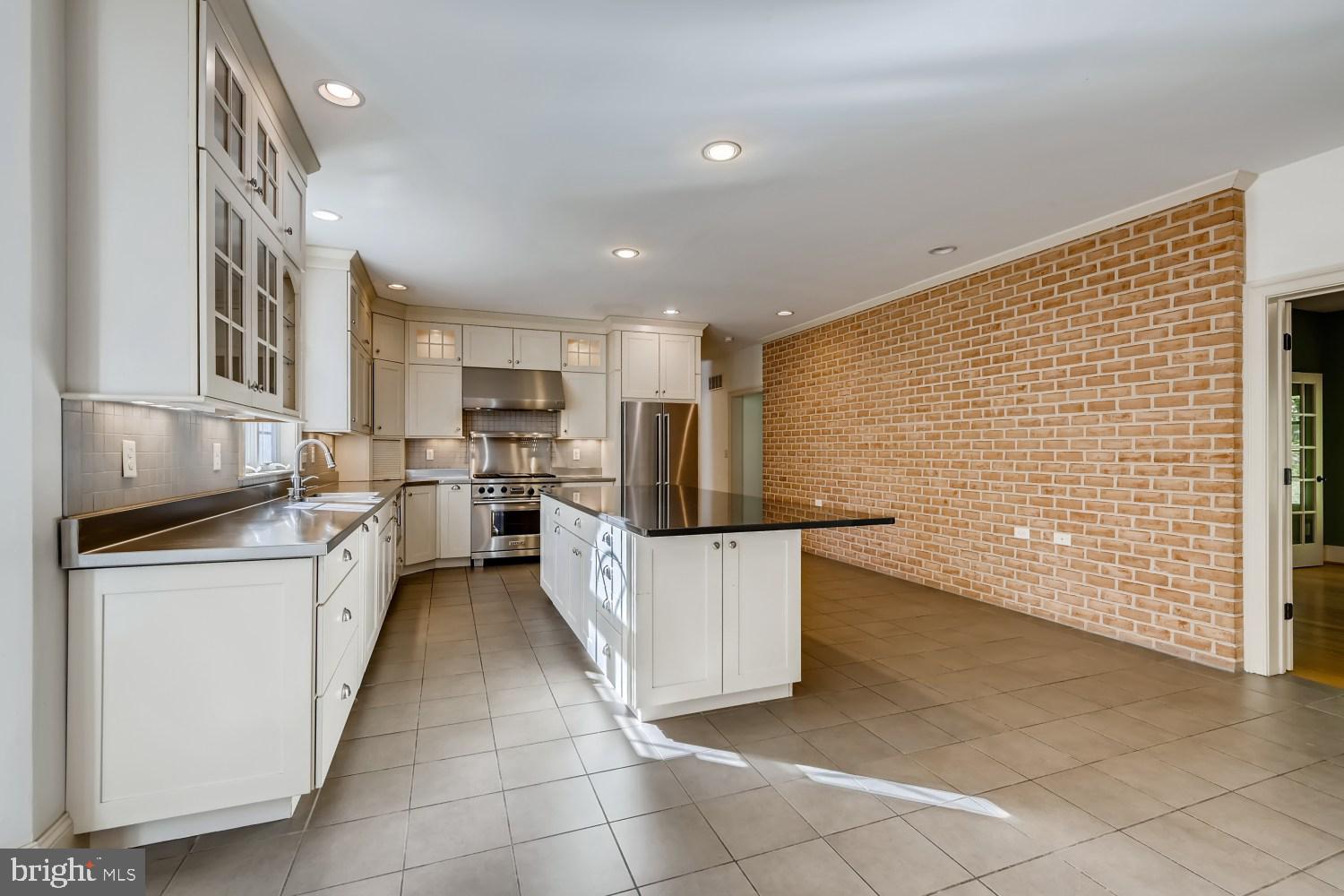 15801 Duncan Hill Road Sparks, MD 21152 - Photo 9 of 52 Granite, stainless steel, brick, and more!