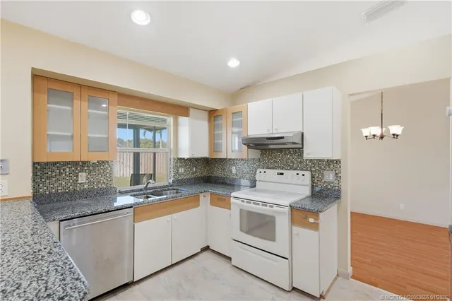 $519,000 | 2905 Southeast Glasgow Drive, Stuart, FL 34997