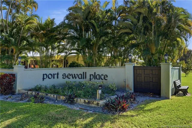 $519,000 | 2905 Southeast Glasgow Drive, Stuart, FL 34997