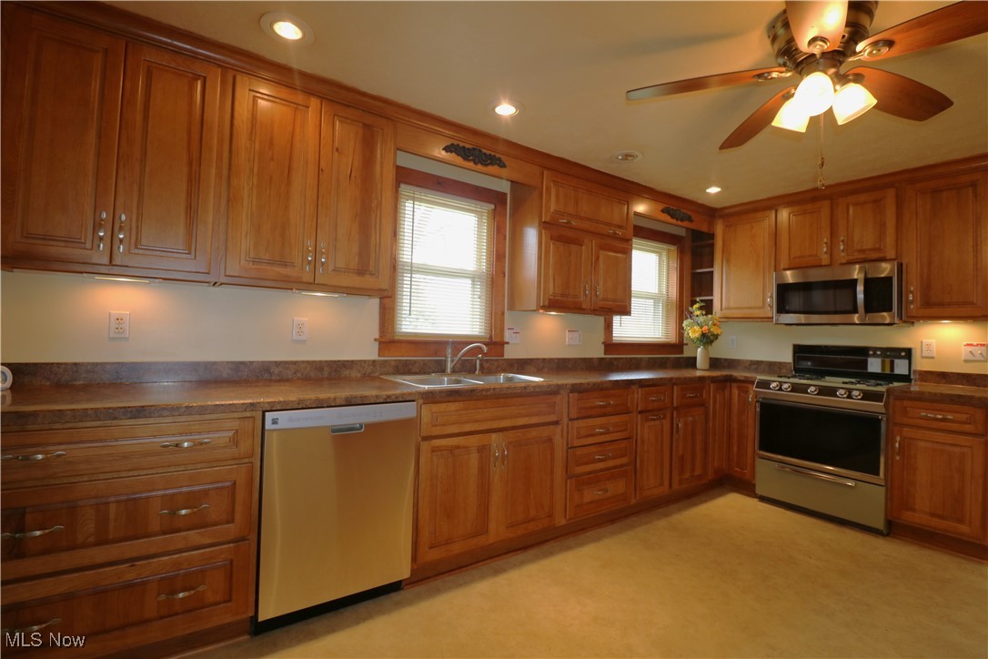 406 Gibbs Road Norwalk, OH 44857 - Photo 2 of 24 Gallery Image 2