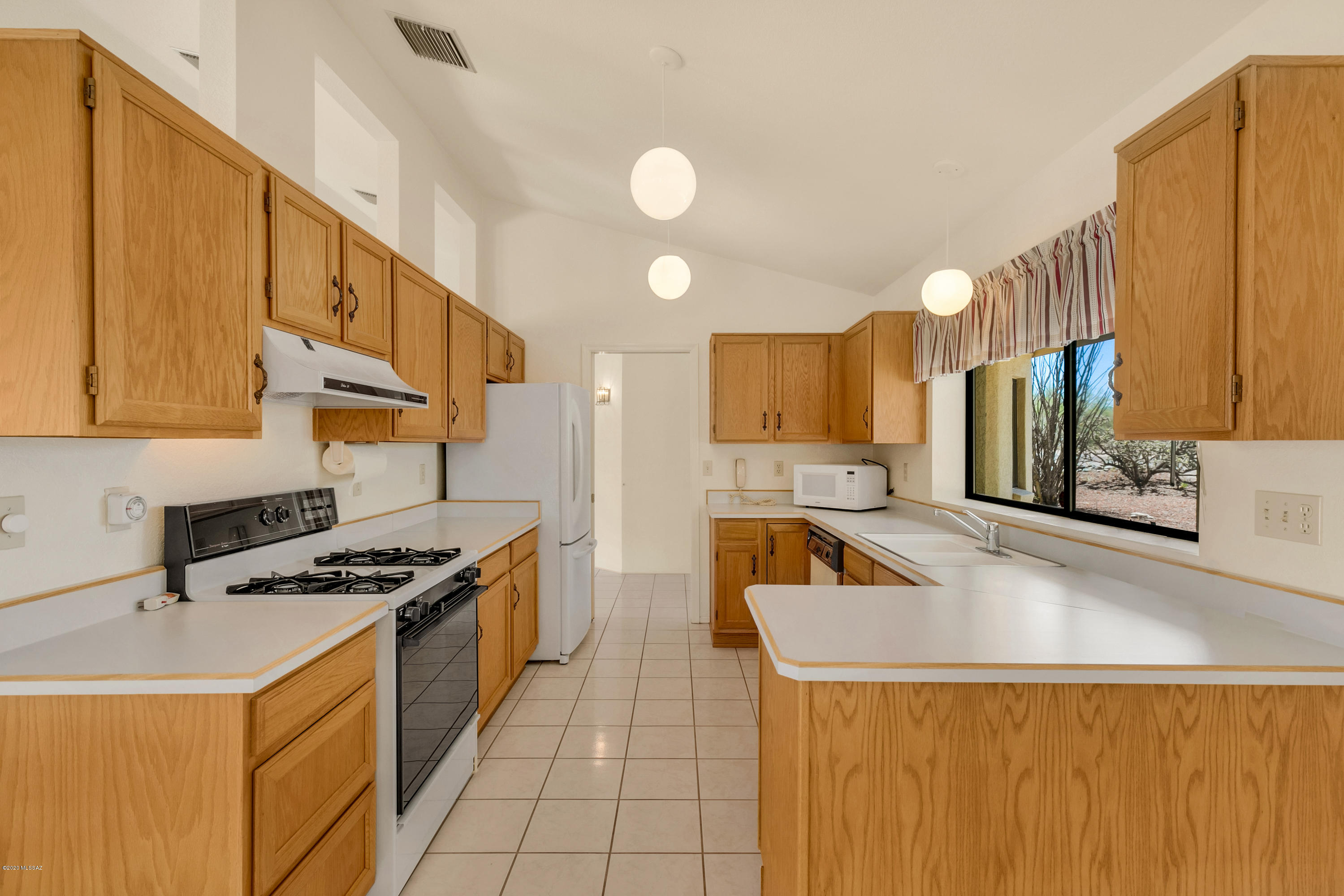 1070 West Panorama Road Tucson, AZ 85704 - Photo 14 of 24 Gallery Image 14