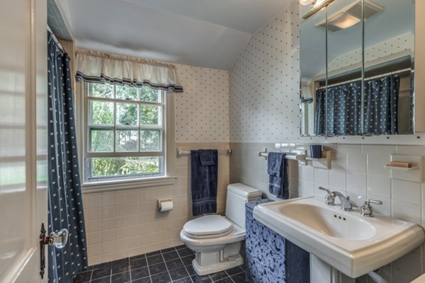 10 Sheffield Road Melrose, MA 02176 - Photo 24 of 27 Gallery Image 24