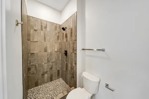 $2,495 | 1800 South Holtzclaw Avenue, Unit 1861 ZETA WAY, Chattanooga, TN 37404