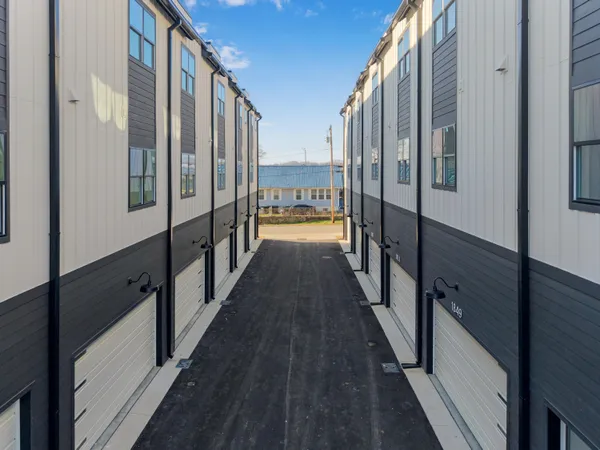 $2,495 | 1800 South Holtzclaw Avenue, Unit 1861 ZETA WAY, Chattanooga, TN 37404