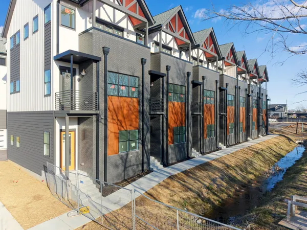 $2,495 | 1800 South Holtzclaw Avenue, Unit 1861 ZETA WAY, Chattanooga, TN 37404