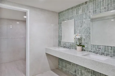 $799,000 | 218 Southeast 14th Street, Unit 2105, Miami, FL 33131