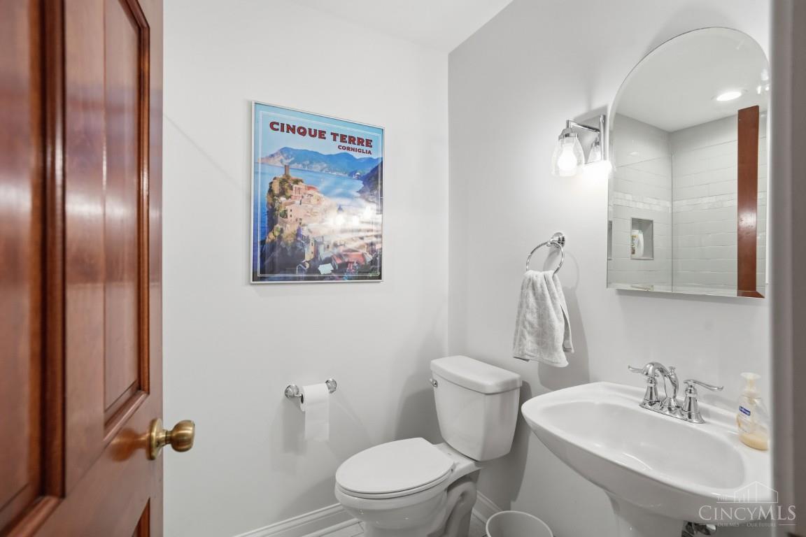 6046 Gaines Road Cincinnati, OH 45247 - Photo 34 of 78
