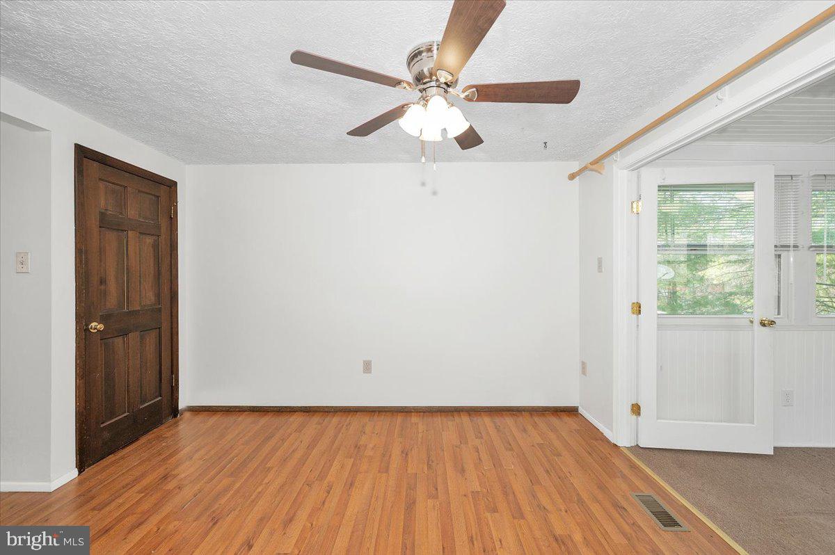 24224 Newbury Road Gaithersburg, MD 20882 - Photo 13 of 63 Dining Room