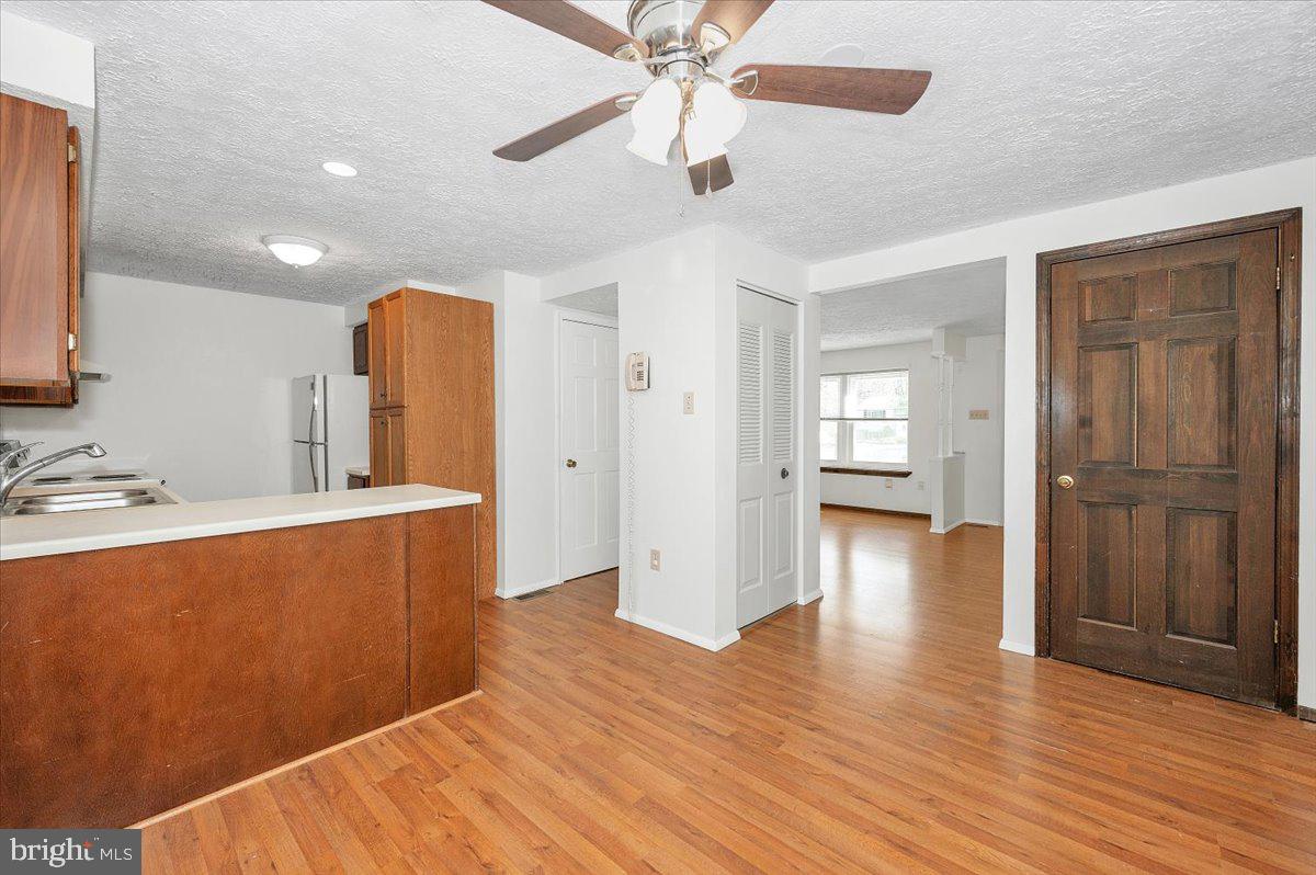 24224 Newbury Road Gaithersburg, MD 20882 - Photo 15 of 63 Dining Room