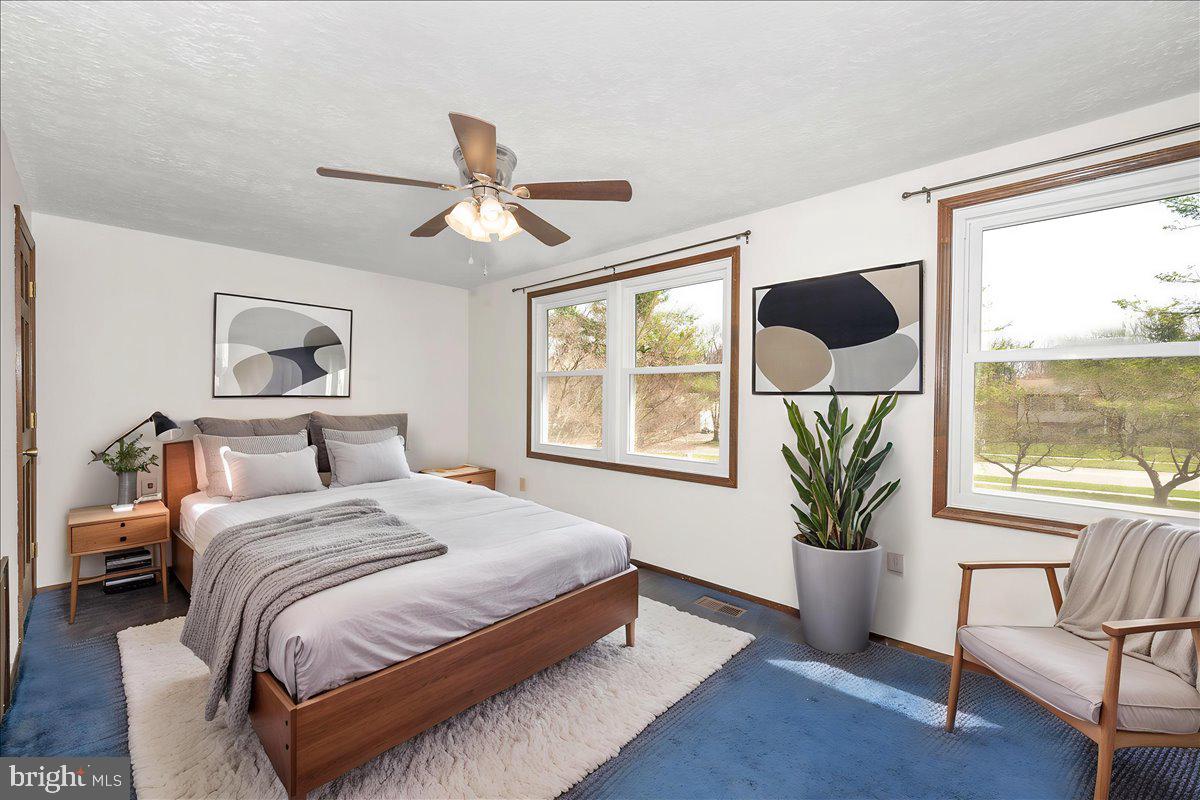 24224 Newbury Road Gaithersburg, MD 20882 - Photo 26 of 63 Virtually Staged Primary Bedroom