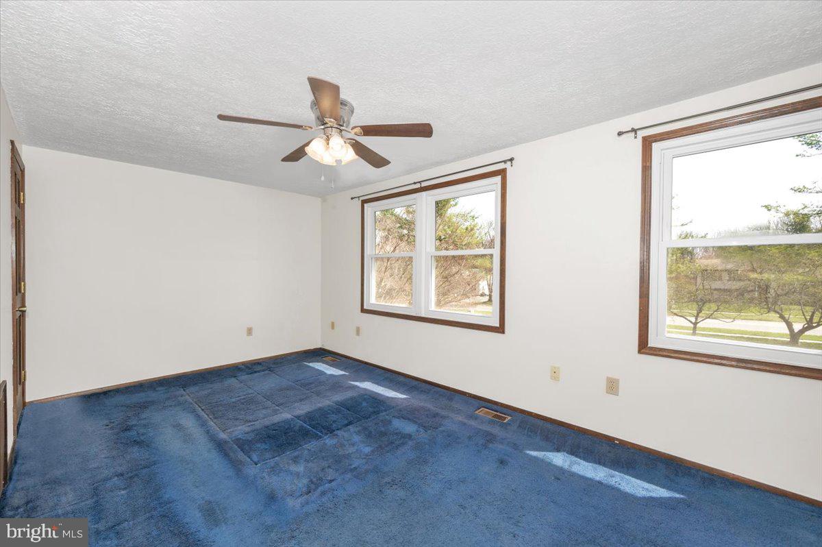 24224 Newbury Road Gaithersburg, MD 20882 - Photo 27 of 63 Primary Bedroom