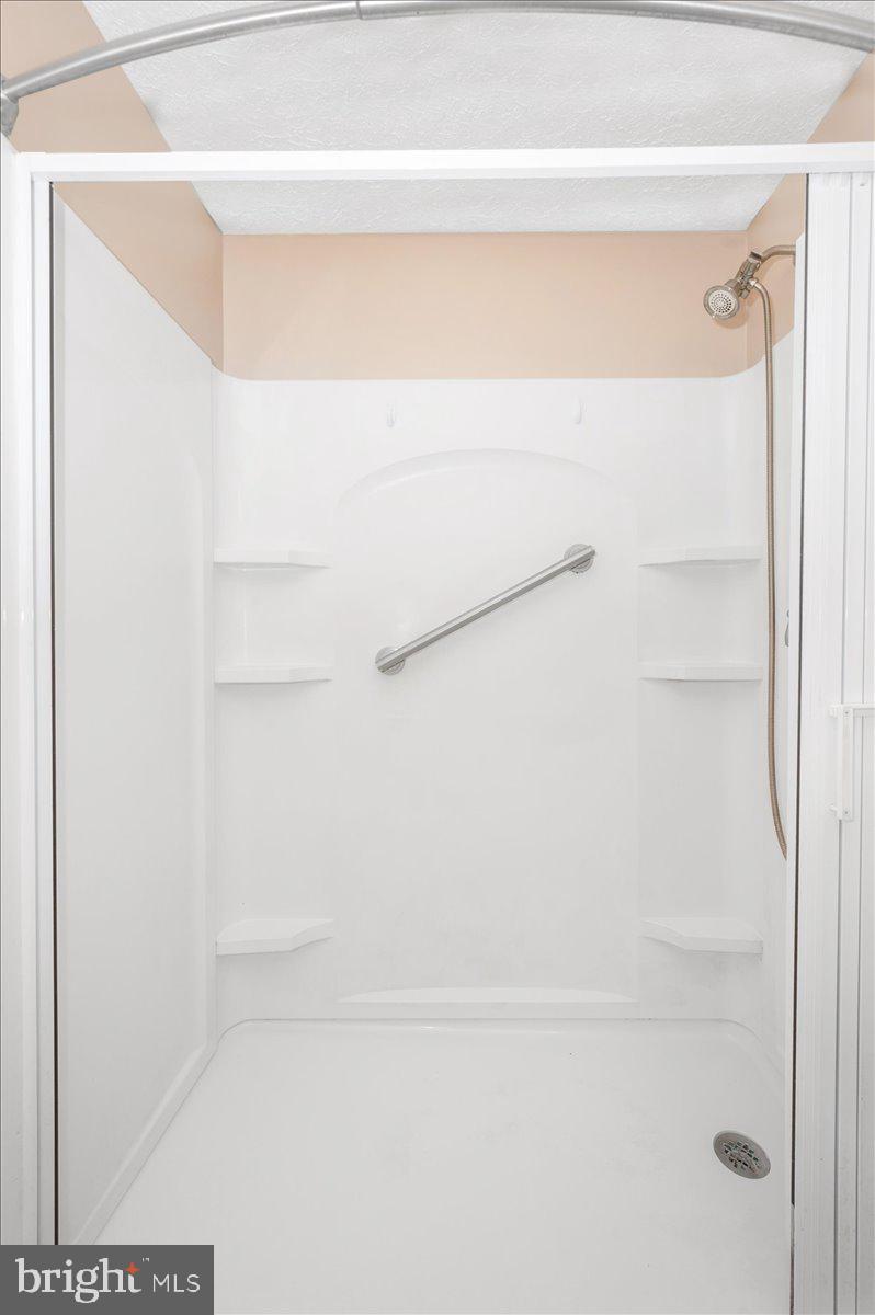 24224 Newbury Road Gaithersburg, MD 20882 - Photo 39 of 63 Full Bath