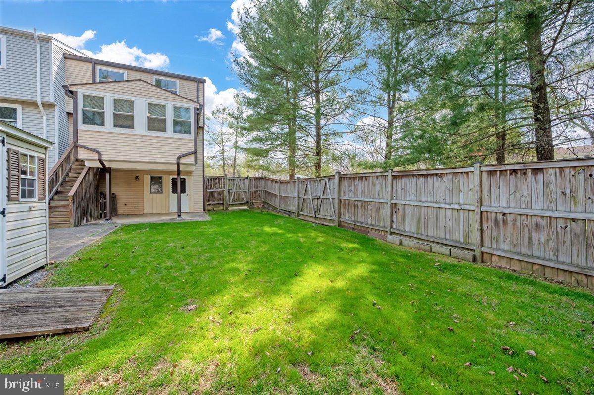 24224 Newbury Road Gaithersburg, MD 20882 - Photo 53 of 63 Backyard
