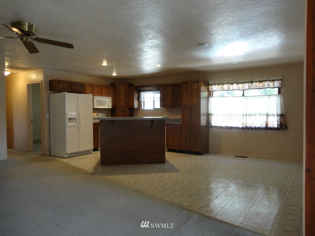 135 Sunstone Road Packwood, WA 98361 - Photo 3 of 23 Gallery Image 3