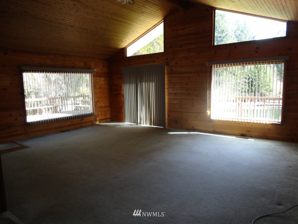 135 Sunstone Road Packwood, WA 98361 - Photo 4 of 23 Gallery Image 4
