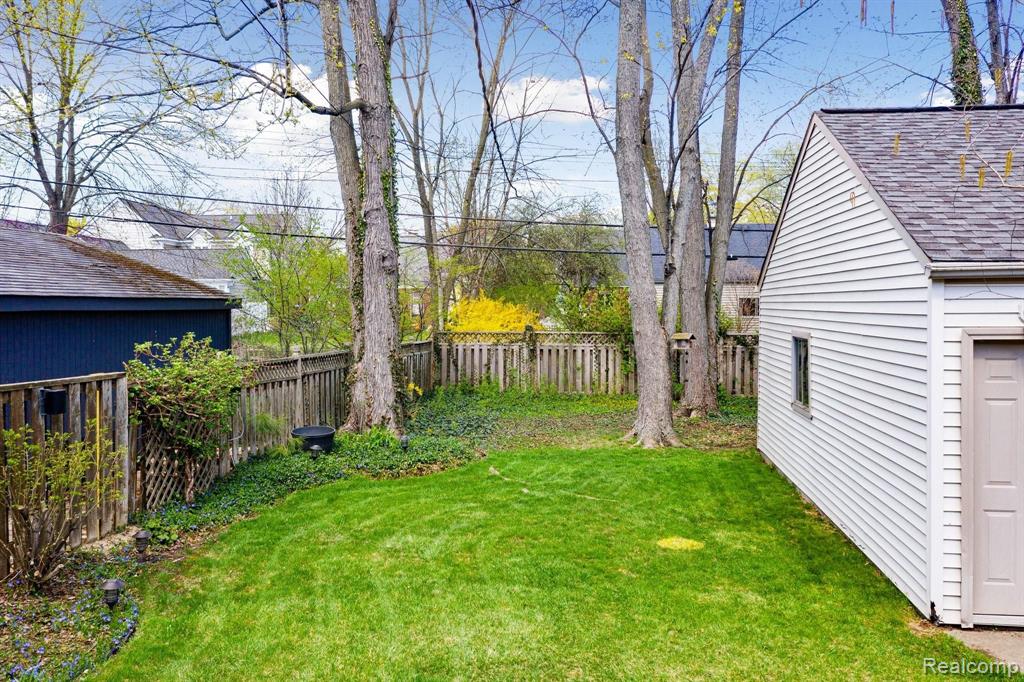 2057 Manchester Road Birmingham, MI 48009 - Photo 44 of 45