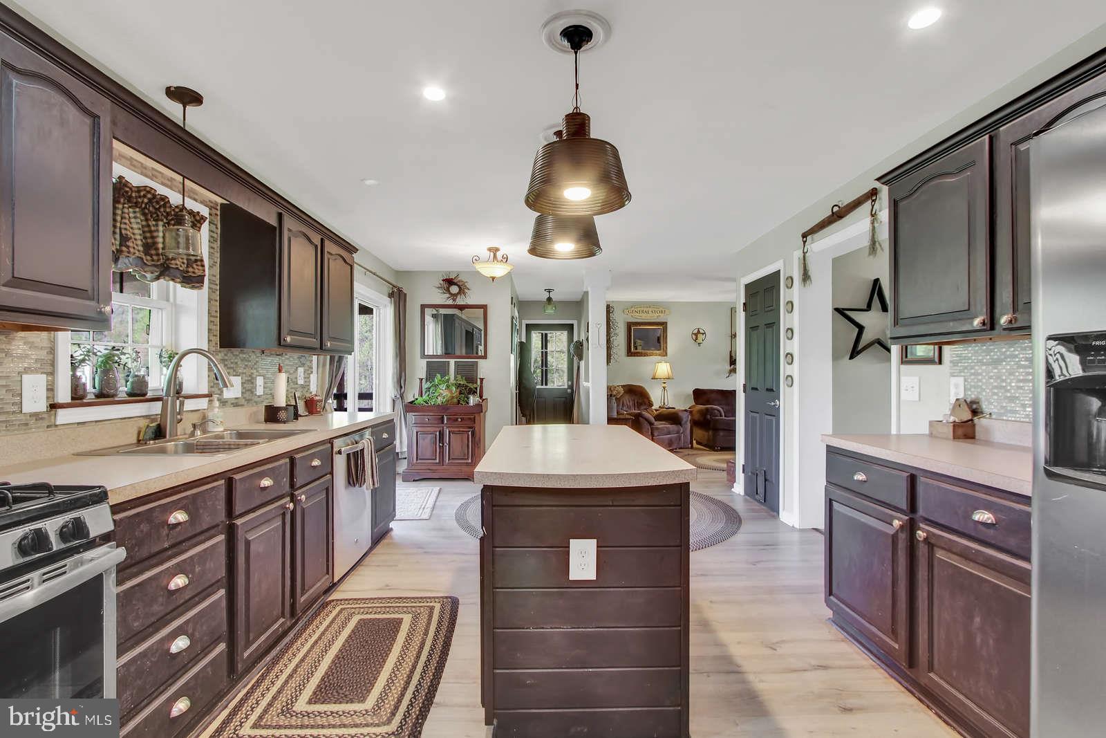 10782 Lucky Road Felton, PA 17322 - Photo 4 of 59 Gallery Image 4