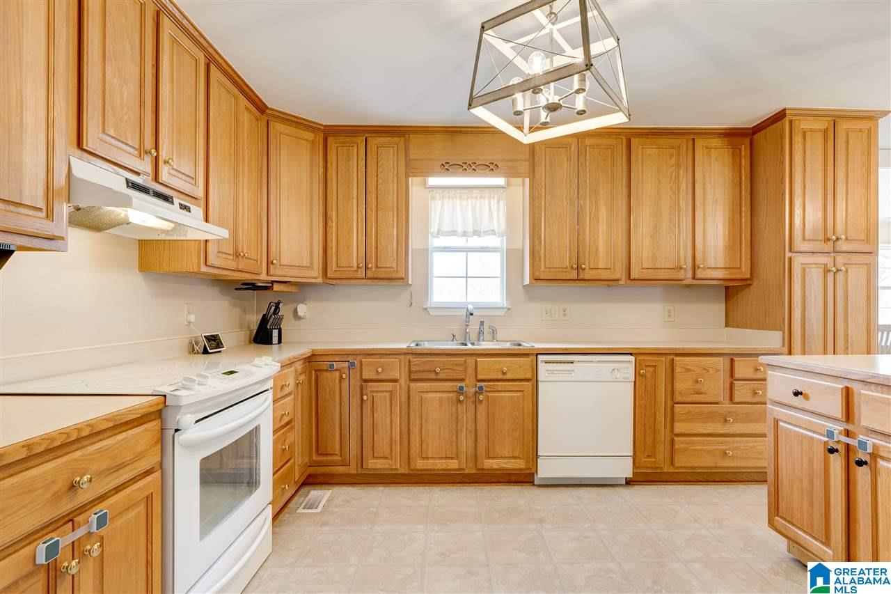 1620 Oliver Road Leeds, AL 35094 - Photo 4 of 21
