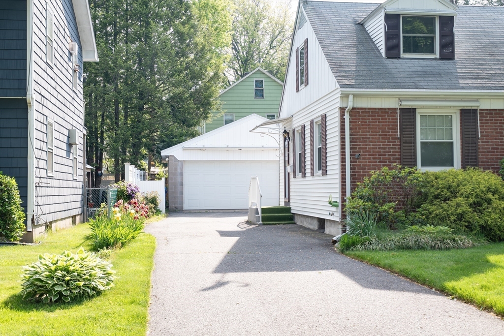 57 Bither Street Springfield, MA 01118 - Photo 32 of 37