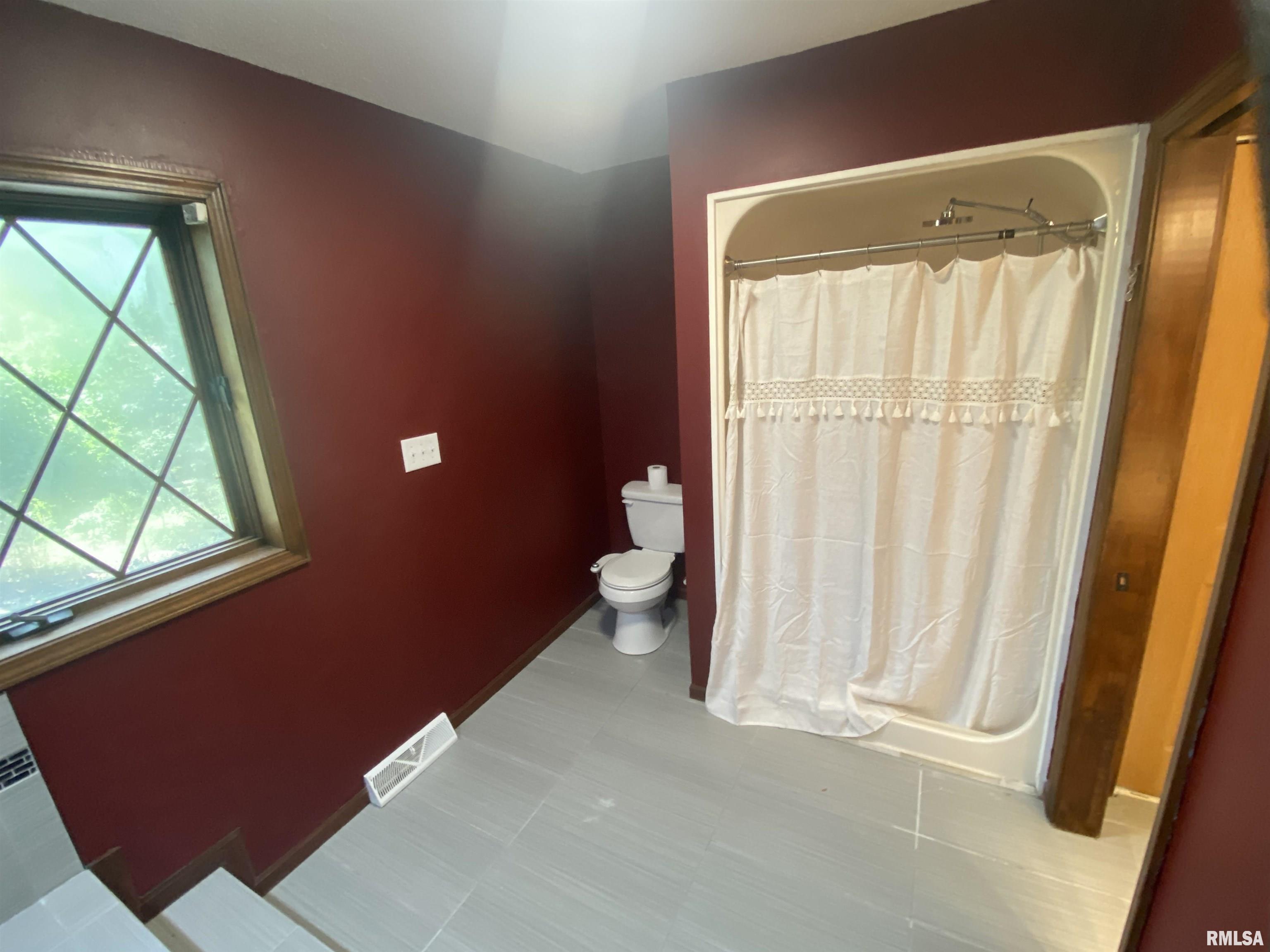 3912 West Bluffs Road Springfield, IL 62711 - Photo 23 of 44 Gallery Image 23