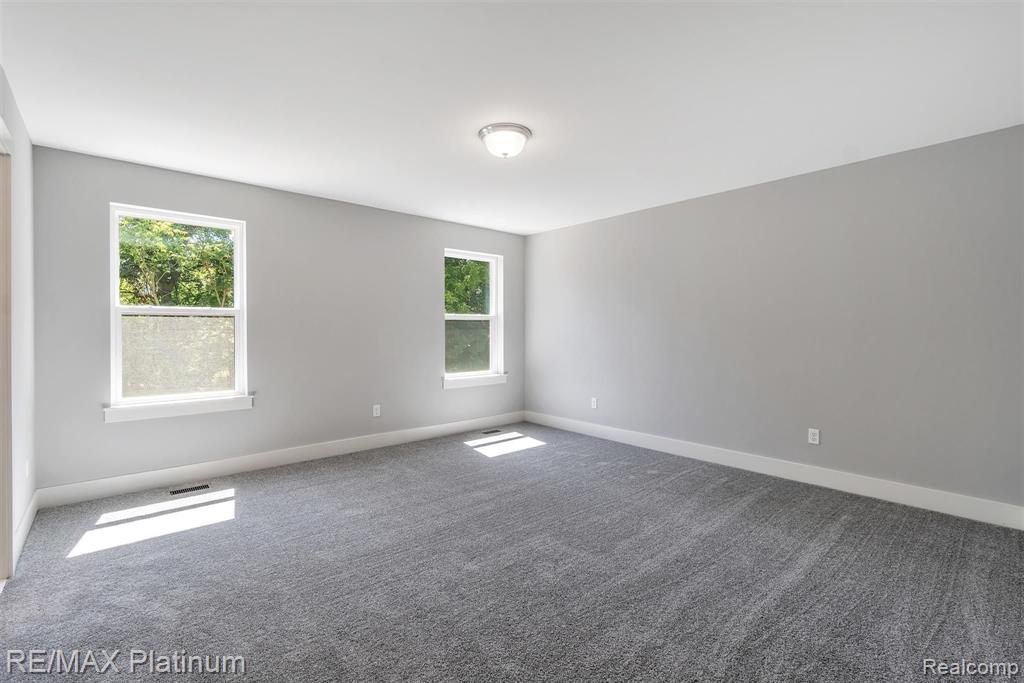 8847 Cedar Lake Road Pinckney, MI 48169 - Photo 42 of 54