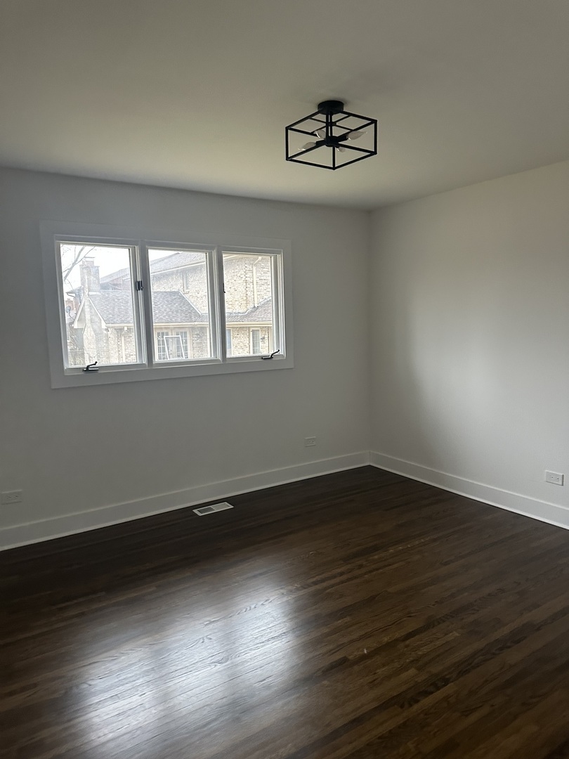 115 Somerset Road Willowbrook, IL 60527 - Photo 15 of 22 Gallery Image 15