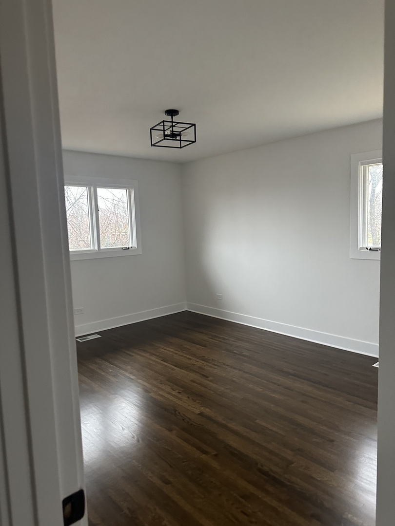 115 Somerset Road Willowbrook, IL 60527 - Photo 16 of 22 Gallery Image 16