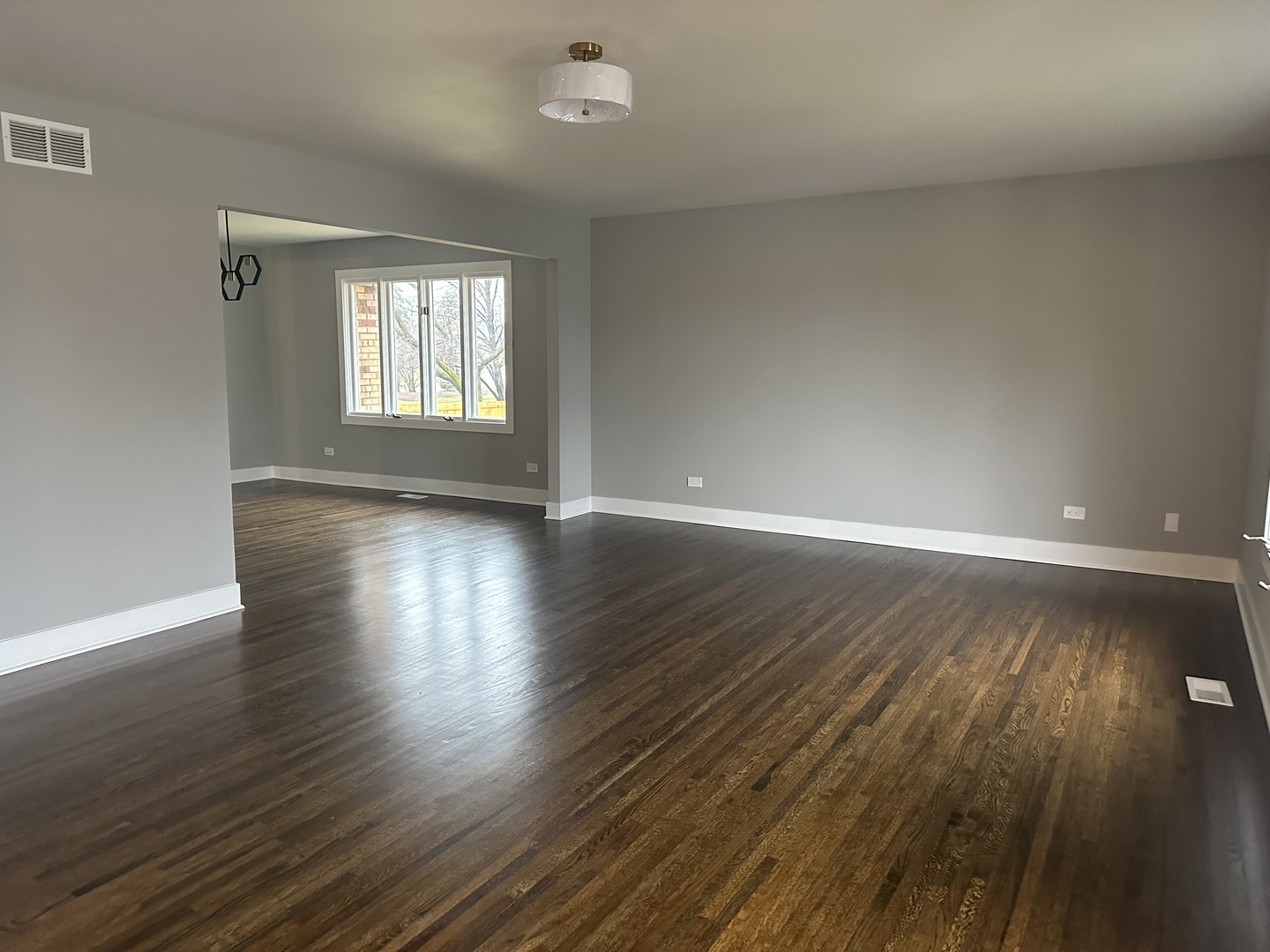 115 Somerset Road Willowbrook, IL 60527 - Photo 8 of 22 Gallery Image 8