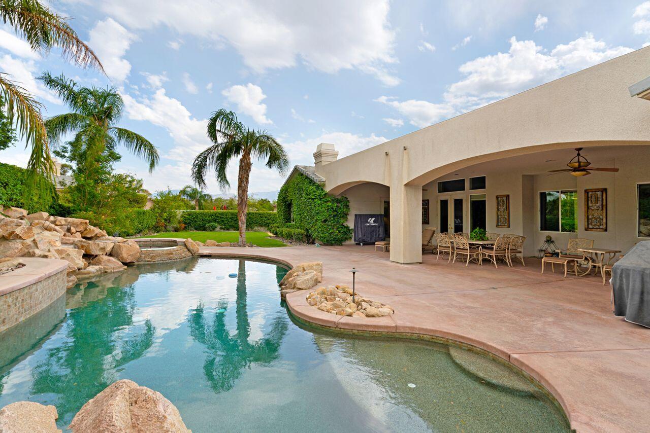 10 Marseilles Road Rancho Mirage, CA 92270 - Photo 2 of 50 39_10361348_138624_EN-138624-139