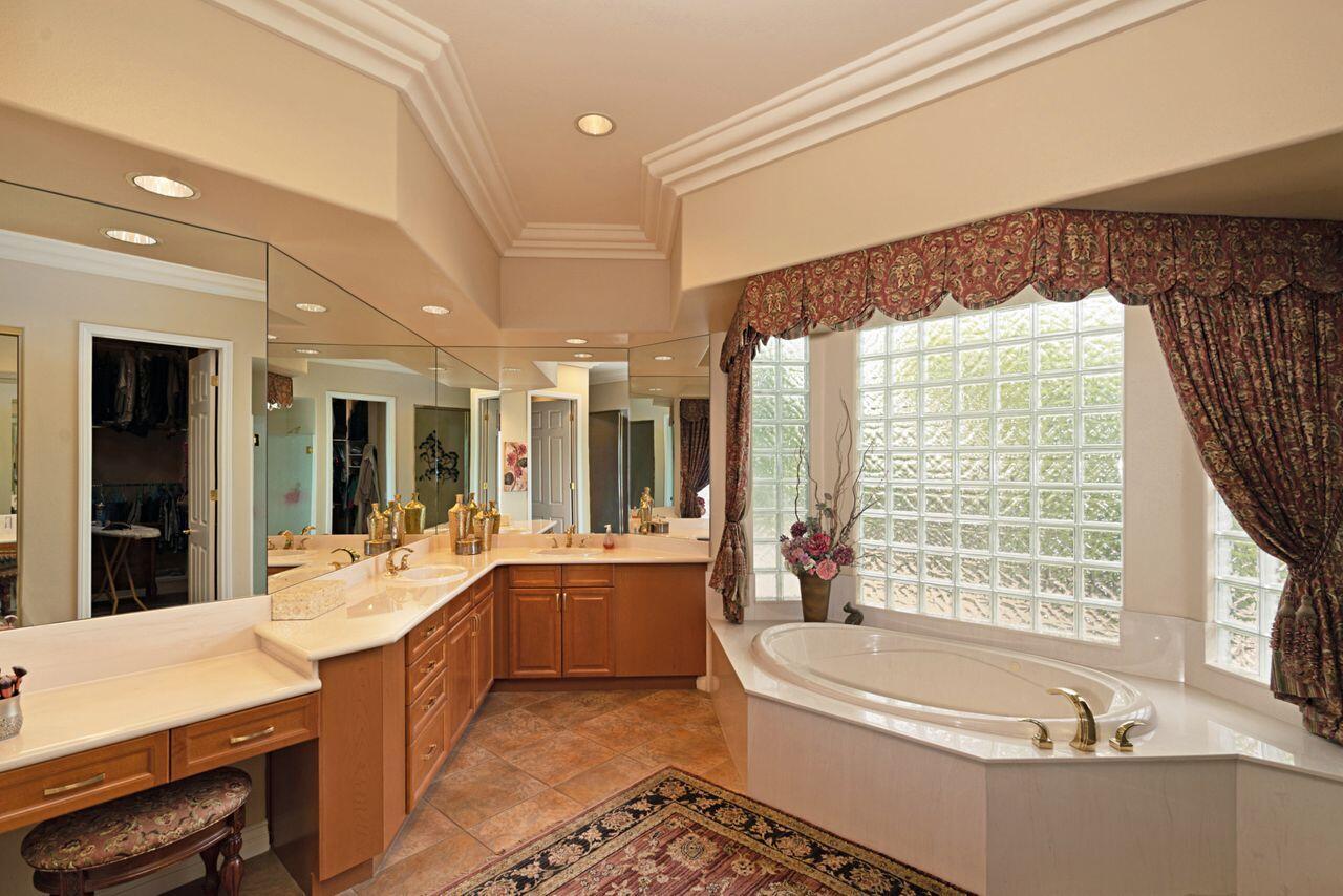 10 Marseilles Road Rancho Mirage, CA 92270 - Photo 30 of 50 31_10361342_138624_EN-138624-131