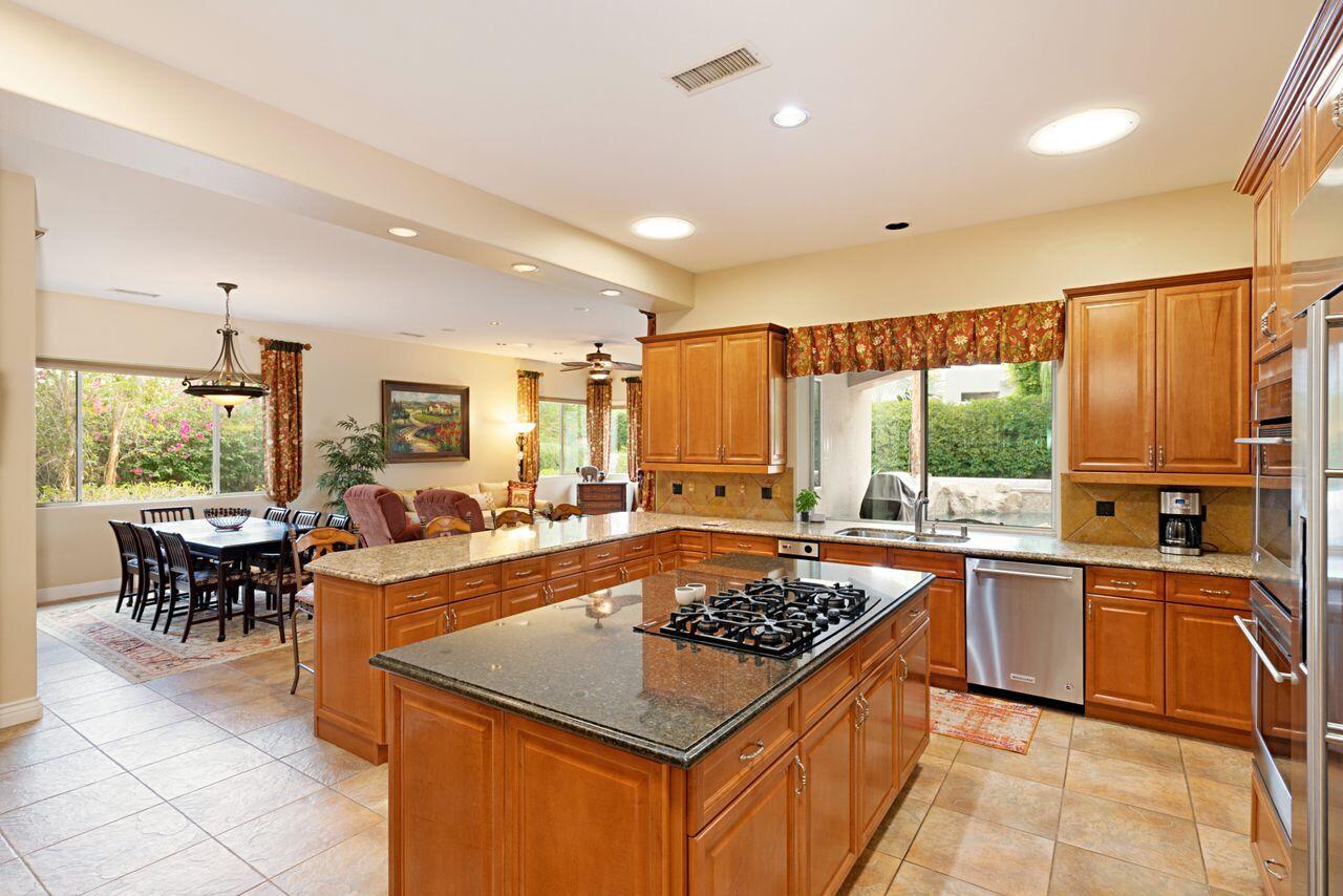 10 Marseilles Road Rancho Mirage, CA 92270 - Photo 5 of 50 14_10361311_138624_EN-138624-114