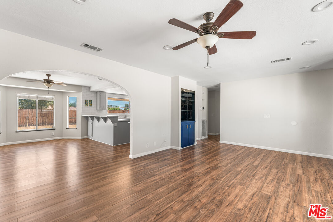 15361 Mondamon Road Apple Valley, CA 92307 - Photo 14 of 56