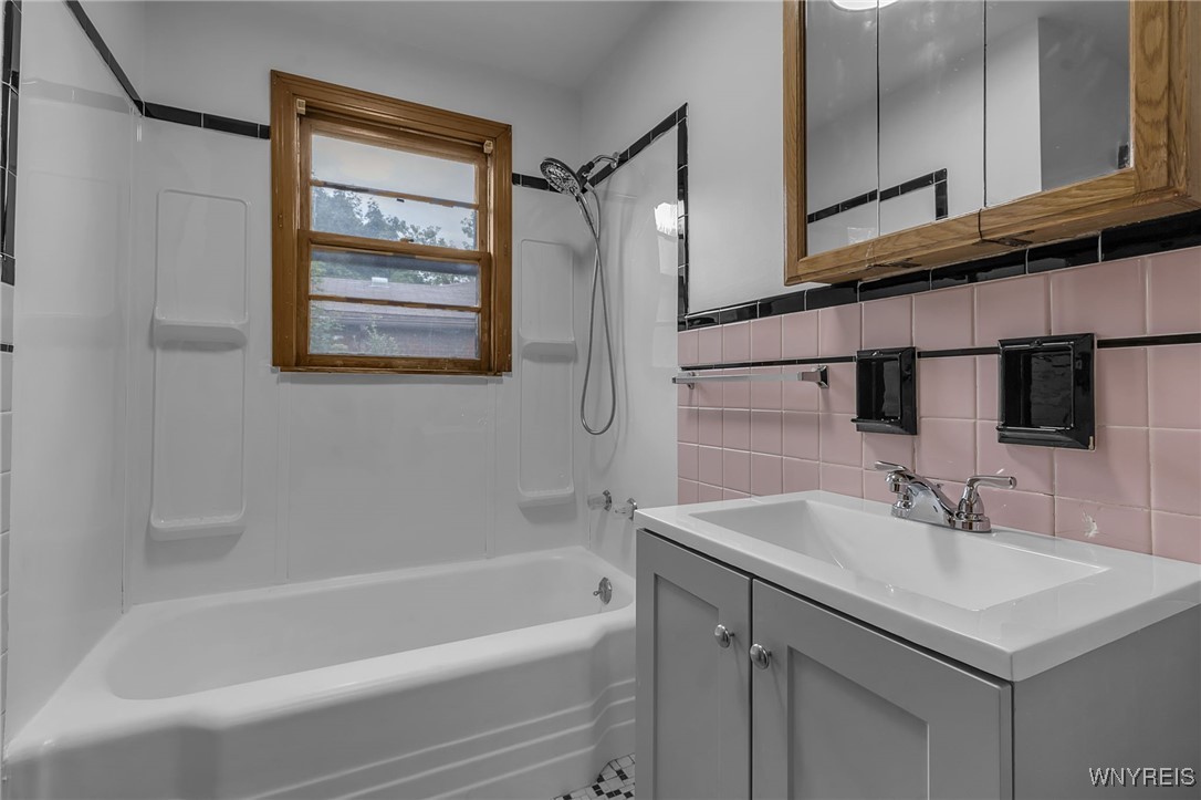 3432 Packard Road Niagara Falls, NY 14303 - Photo 13 of 20