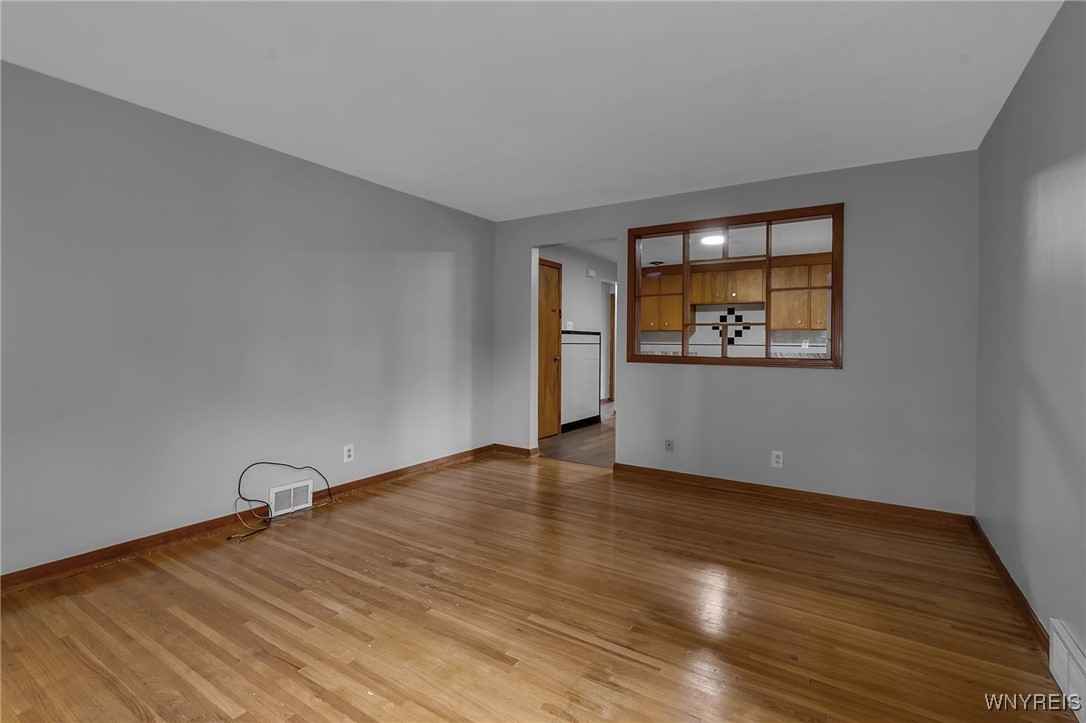 3432 Packard Road Niagara Falls, NY 14303 - Photo 4 of 20