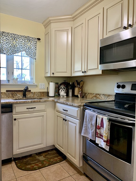 2 Janet Road, Unit 7 Easton, MA 02375 - Photo 3 of 18 Gallery Image 3