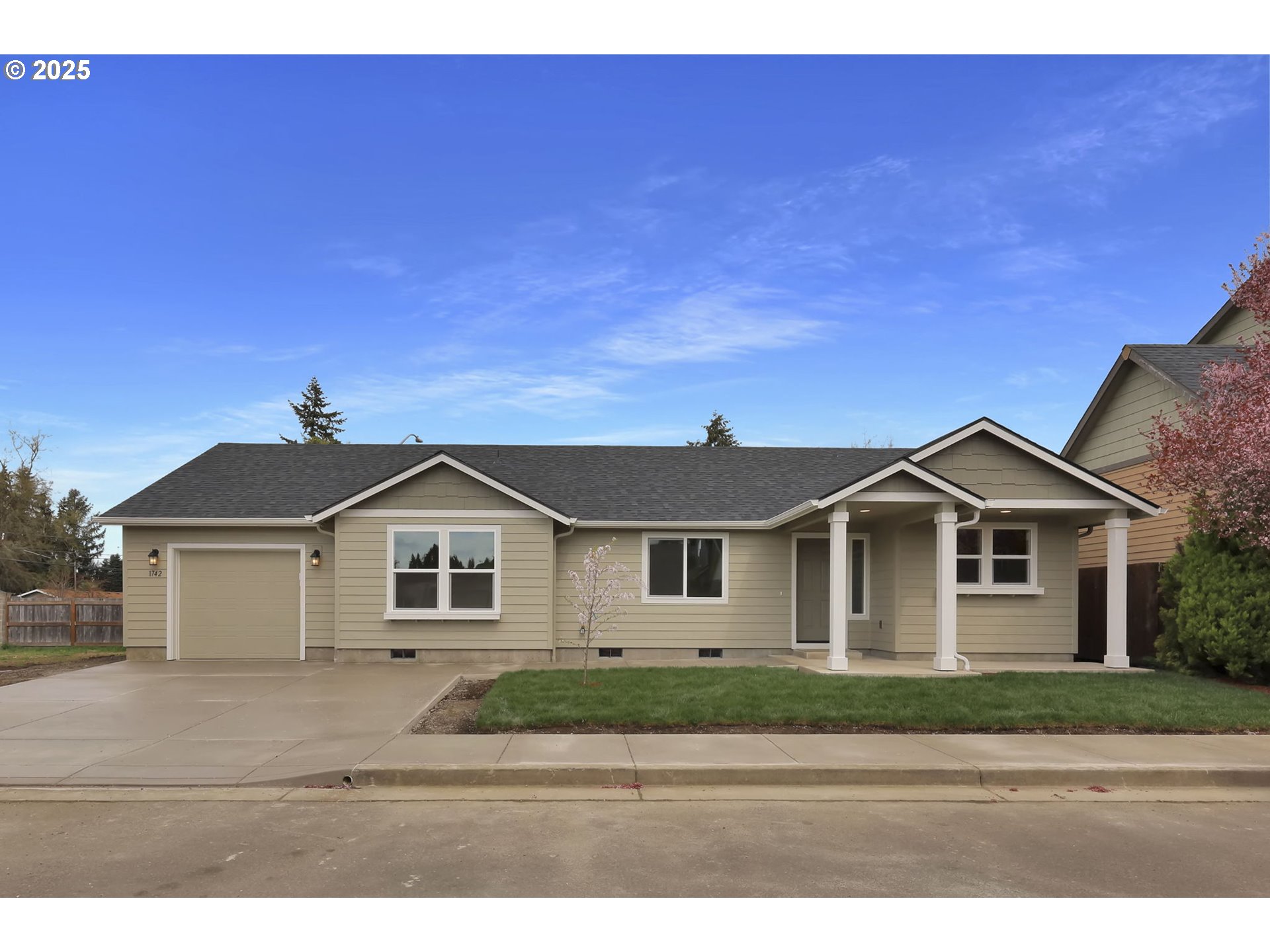 1742 Brandy Way Springfield, OR 97477 - Photo 1 of 35