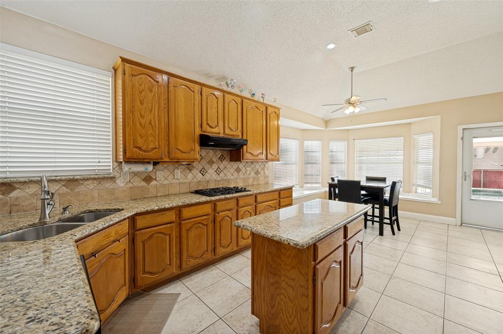 5013 Ridgecrest Drive The Colony, TX 75056 - Photo 11 of 32