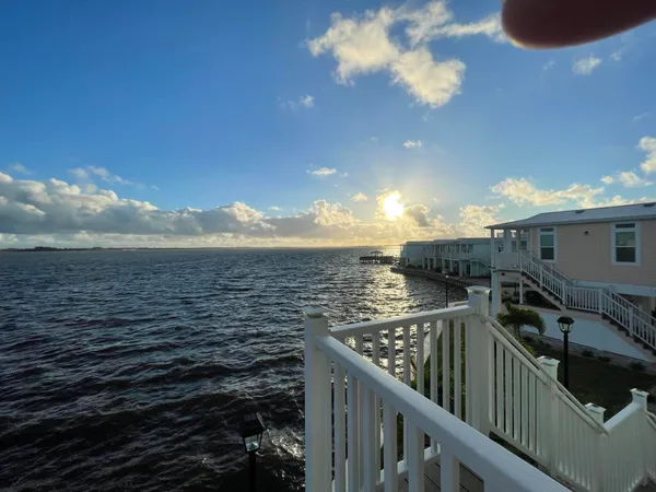 $6,000 | 453 Northeast Indian River Drive, Jensen Beach, FL 34957