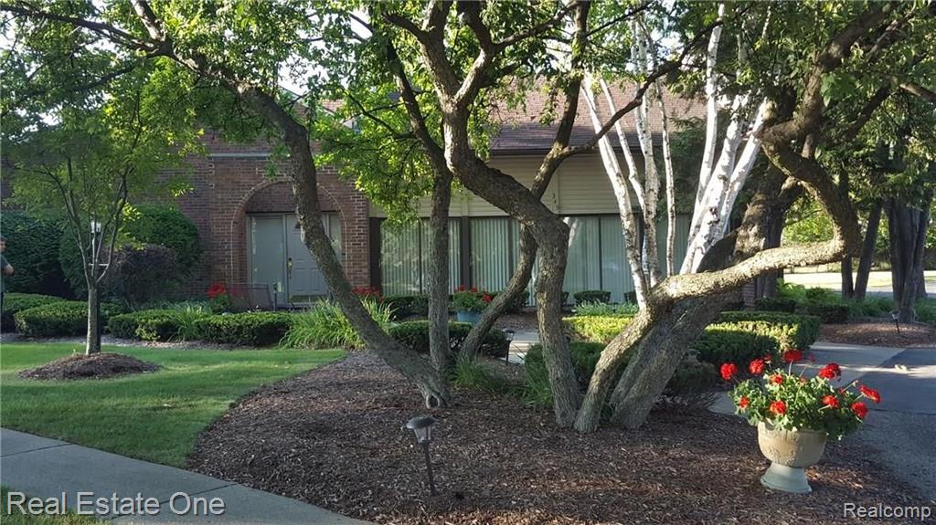 301 Willow Grove Lane, Unit 98 Rochester, MI 48307 - Photo 28 of 38