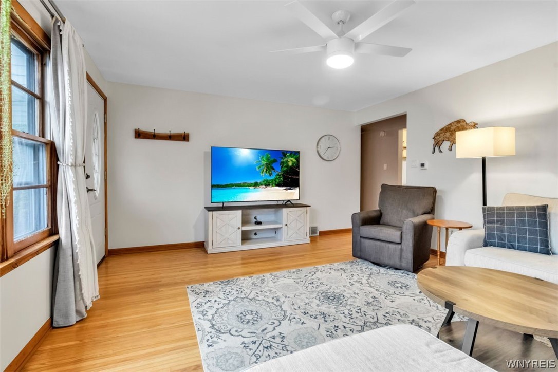 2932 Krueger Road Wheatfield, NY 14120 - Photo 4 of 26