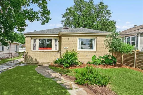$240,000 | 5721 Vermillion Boulevard, New Orleans, LA 70122