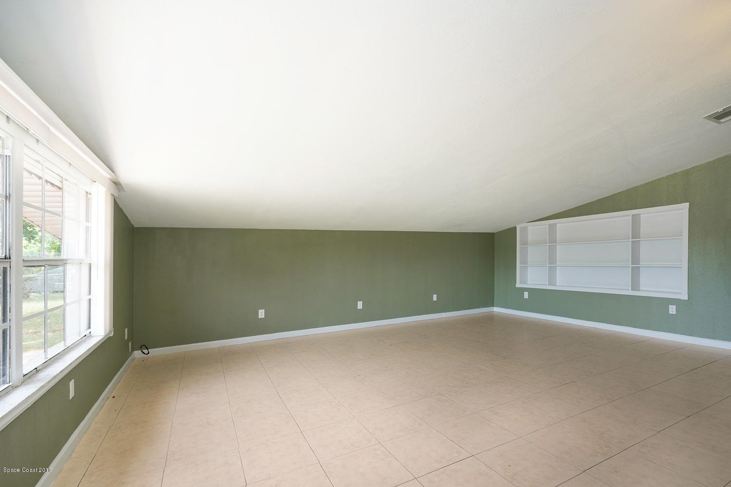 2168 Laden Road Melbourne, FL 32935 - Photo 5 of 27 Family Room