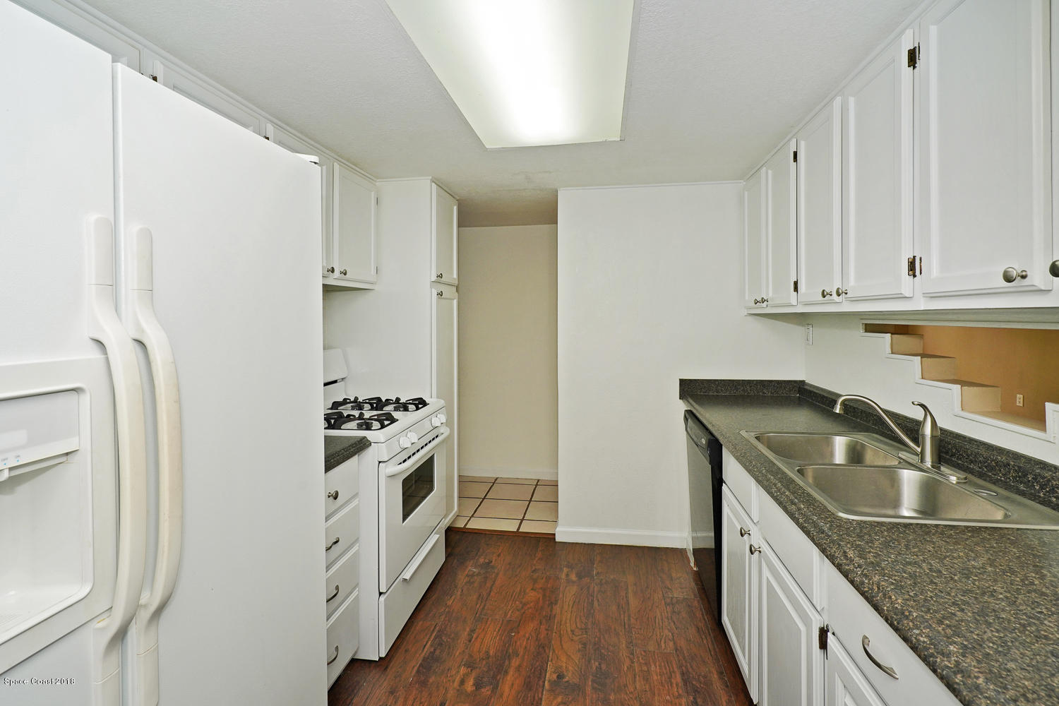 2168 Laden Road Melbourne, FL 32935 - Photo 7 of 27 Kitchen